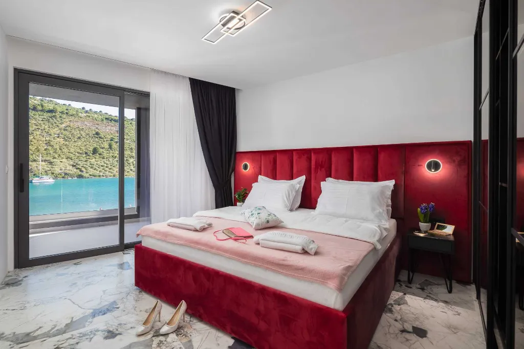 Contemporary Beachfront Villa with Pool in Rogoznica