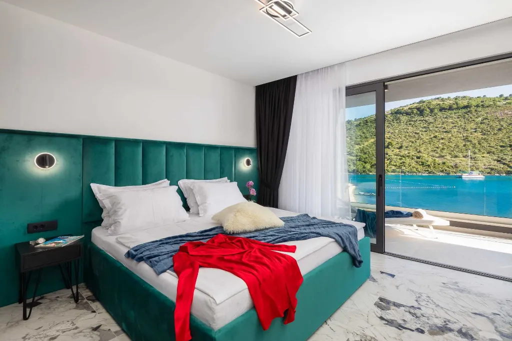 Contemporary Beachfront Villa with Pool in Rogoznica