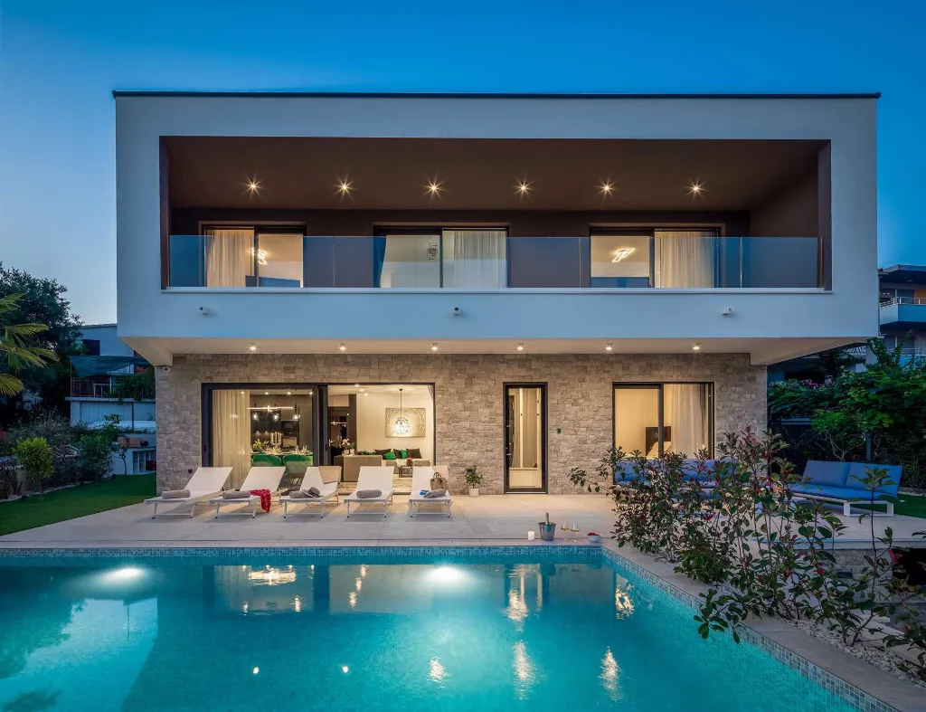Contemporary Beachfront Villa with Pool in Rogoznica