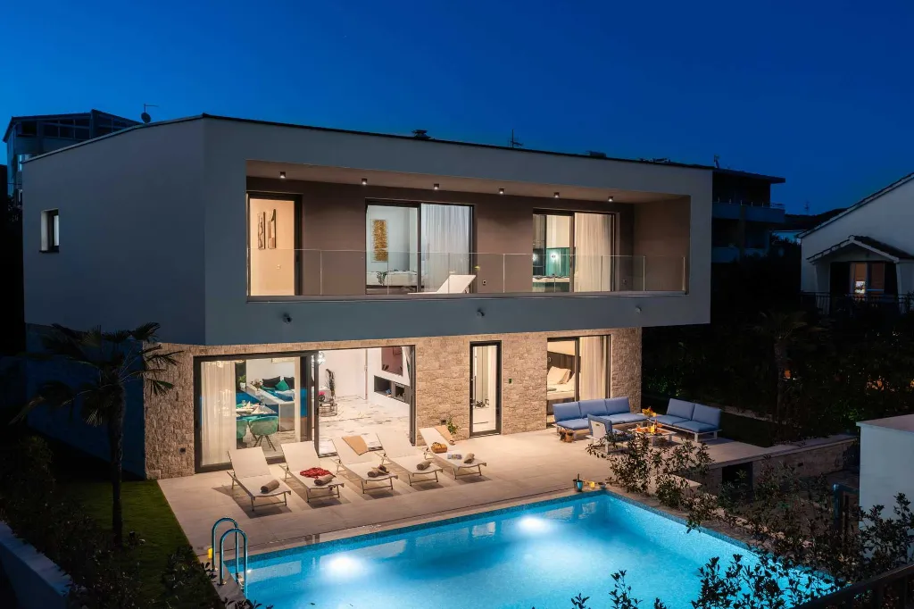 Contemporary Beachfront Villa with Pool in Rogoznica