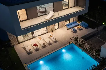 Contemporary Beachfront Villa with Pool in Rogoznica