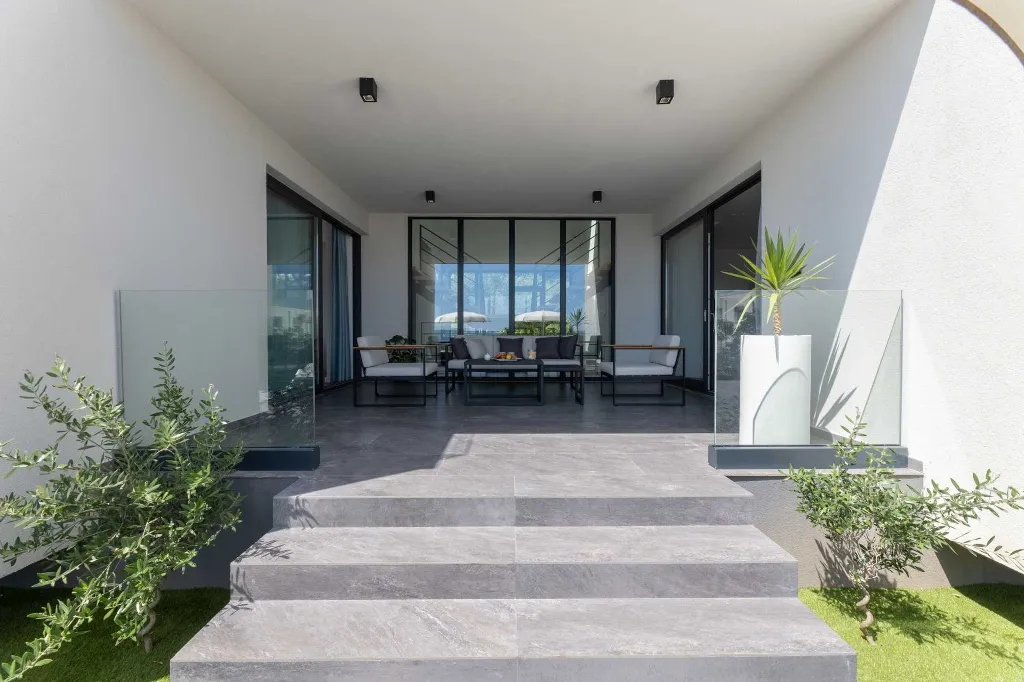 Family Villa Retreat with Pool, Kaštel Stari
