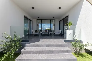 Family Villa Retreat with Pool, Kaštel Stari