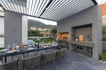 Family Villa Retreat with Pool, Kaštel Stari