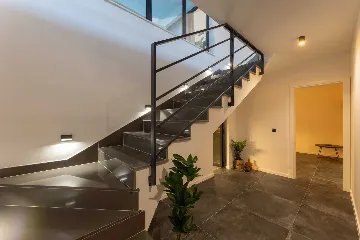 Family Villa Retreat with Pool, Kaštel Stari