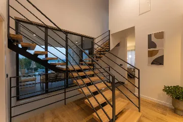 Family Villa Retreat with Pool, Kaštel Stari