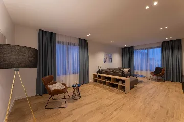 Family Villa Retreat with Pool, Kaštel Stari