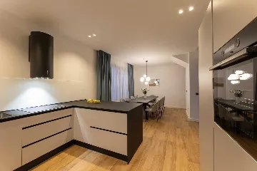 Family Villa Retreat with Pool, Kaštel Stari