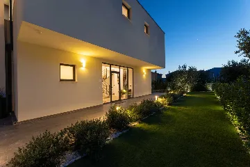 Family Villa Retreat with Pool, Kaštel Stari