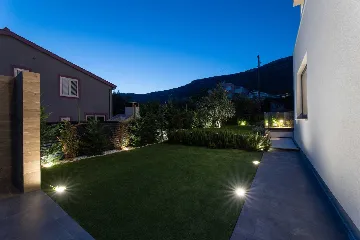 Family Villa Retreat with Pool, Kaštel Stari