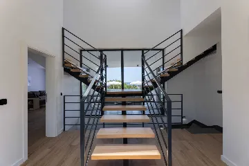 Family Villa Retreat with Pool, Kaštel Stari