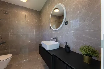 Family Villa Retreat with Pool, Kaštel Stari