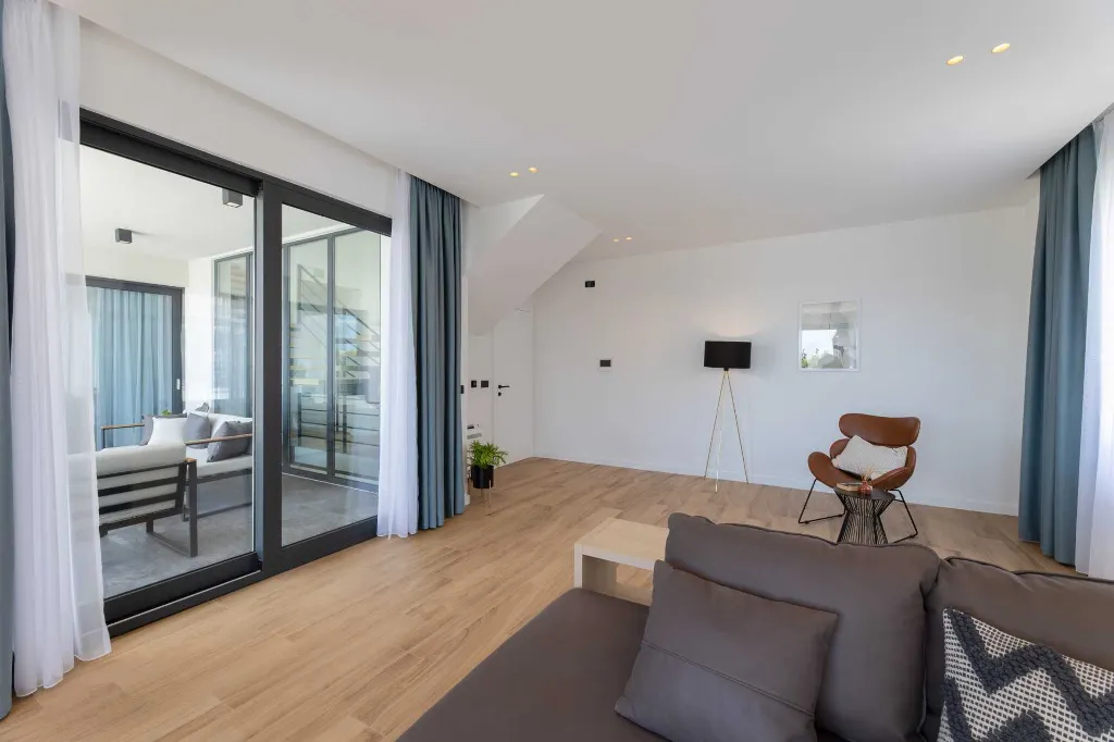 Family Villa Retreat with Pool, Kaštel Stari
