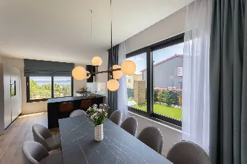 Family Villa Retreat with Pool, Kaštel Stari