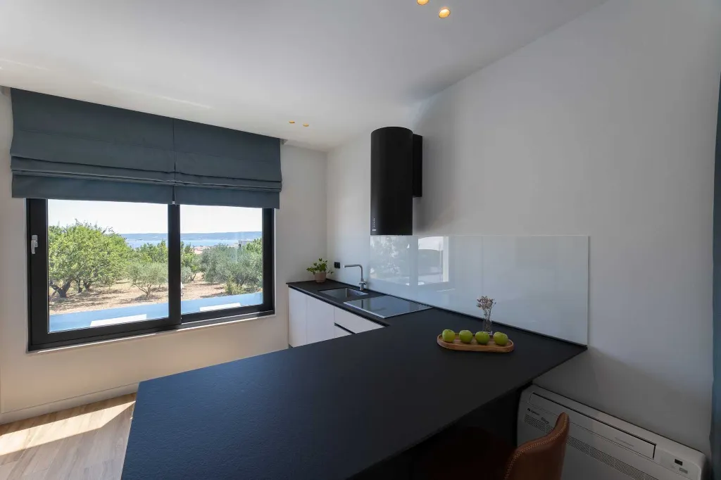 Family Villa Retreat with Pool, Kaštel Stari