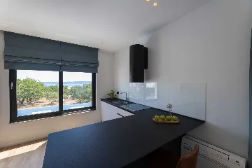 Family Villa Retreat with Pool, Kaštel Stari