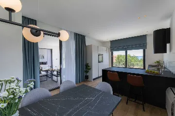 Family Villa Retreat with Pool, Kaštel Stari