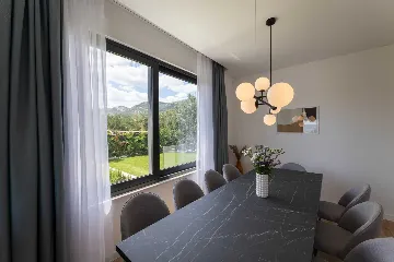 Family Villa Retreat with Pool, Kaštel Stari