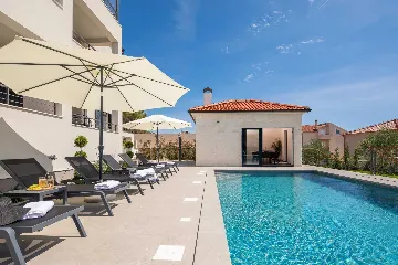 Contemporary 6-Bedroom Villa Retreat in Šibenik