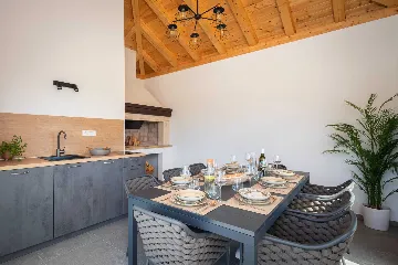 Contemporary 6-Bedroom Villa Retreat in Šibenik