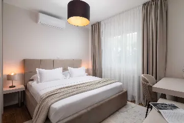 Contemporary 6-Bedroom Villa Retreat in Šibenik