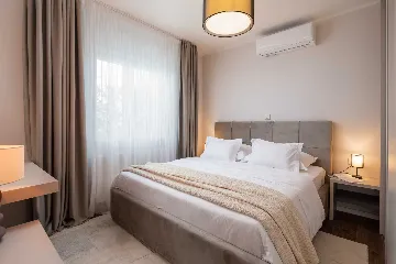 Contemporary 6-Bedroom Villa Retreat in Šibenik