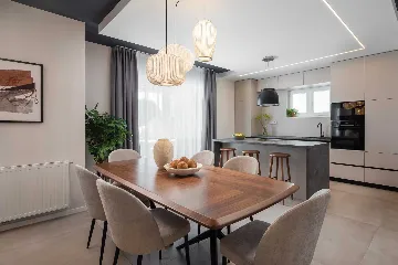 Contemporary 6-Bedroom Villa Retreat in Šibenik