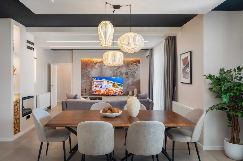 Contemporary 6-Bedroom Villa Retreat in Šibenik