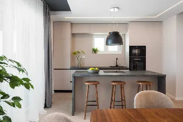 Contemporary 6-Bedroom Villa Retreat in Šibenik