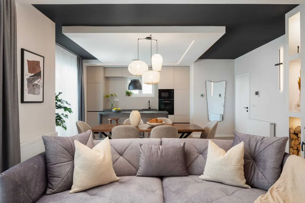 Contemporary 6-Bedroom Villa Retreat in Šibenik