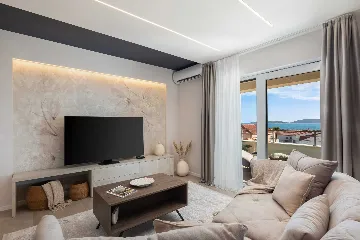 Contemporary 6-Bedroom Villa Retreat in Šibenik