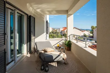 Contemporary 6-Bedroom Villa Retreat in Šibenik