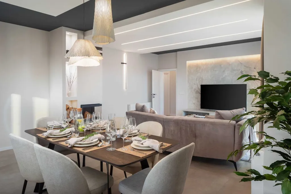 Contemporary 6-Bedroom Villa Retreat in Šibenik