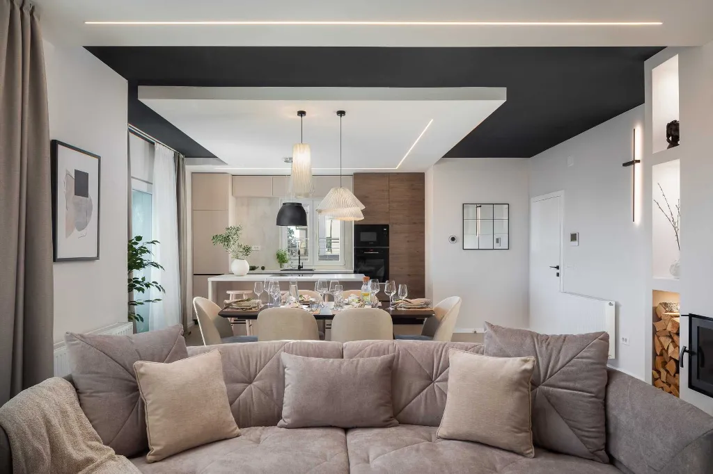 Contemporary 6-Bedroom Villa Retreat in Šibenik