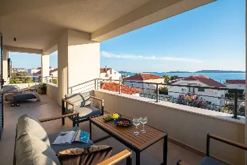 Contemporary 6-Bedroom Villa Retreat in Šibenik