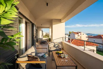 Contemporary 6-Bedroom Villa Retreat in Šibenik