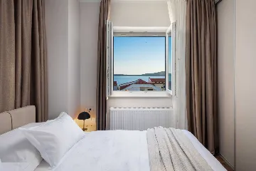 Contemporary 6-Bedroom Villa Retreat in Šibenik