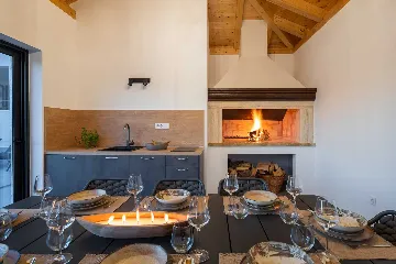 Contemporary 6-Bedroom Villa Retreat in Šibenik