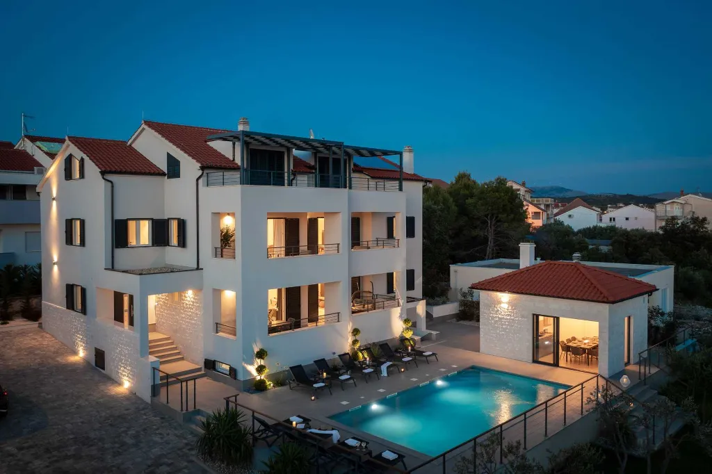 Contemporary 6-Bedroom Villa Retreat in Šibenik