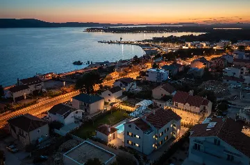 Contemporary 6-Bedroom Villa Retreat in Šibenik