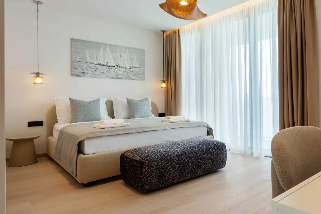 Modern Seaside Villa with Pool in Baška Voda