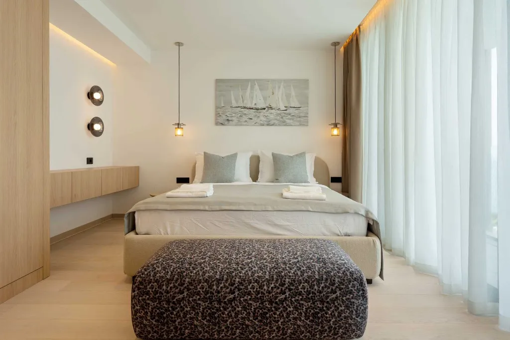 Modern Seaside Villa with Pool in Baška Voda