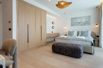 Modern Seaside Villa with Pool in Baška Voda