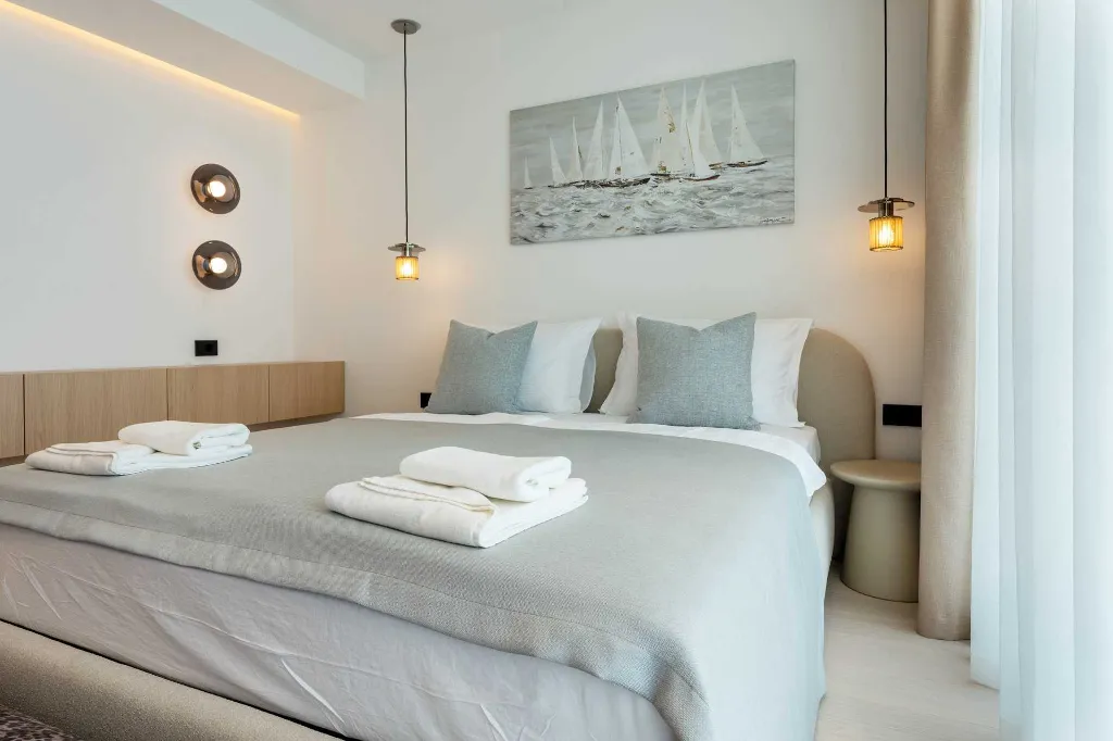 Modern Seaside Villa with Pool in Baška Voda