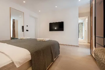 Modern Seaside Villa with Pool in Baška Voda