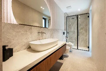 Modern Seaside Villa with Pool in Baška Voda