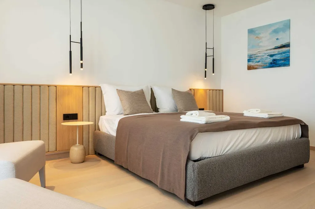 Modern Seaside Villa with Pool in Baška Voda