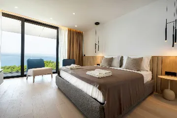 Modern Seaside Villa with Pool in Baška Voda