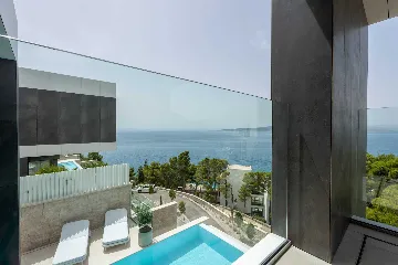 Modern Seaside Villa with Pool in Baška Voda