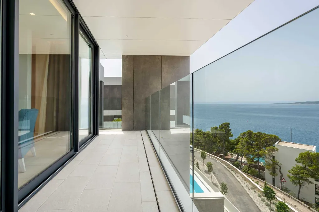 Modern Seaside Villa with Pool in Baška Voda